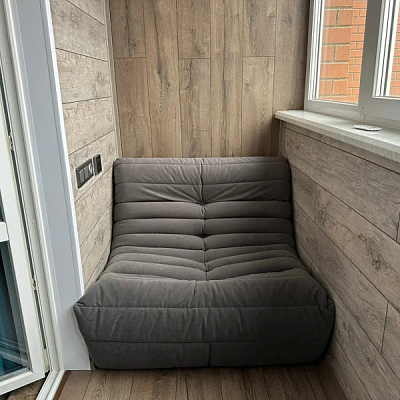 Напольный диван в стиле минимализм: отзыв с фото интерьера. Рейтинг 5/5